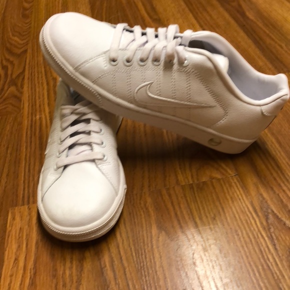 White Nike’s - Picture 5 of 5